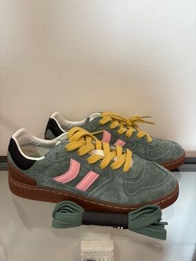 Coolway Goal Leather Sneakers Mens 6US/40EU Green Forest Retro Gum Sole Retro